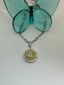 #638 Vintage Couture Necklace 21mm