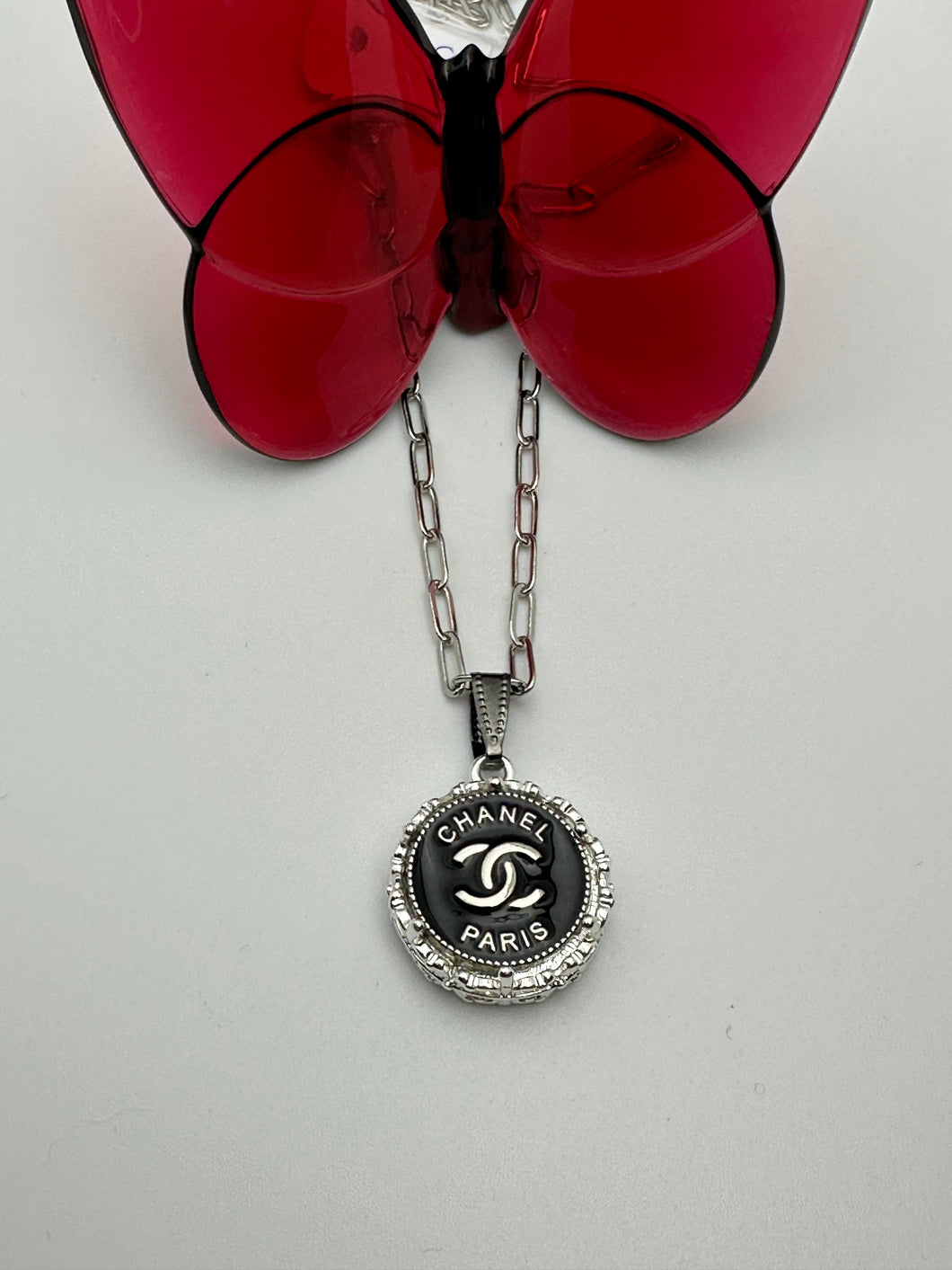 #658 Vintage Couture Necklace 21mm