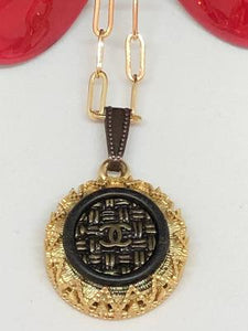 #387 Vintage Couture Necklace 22mm