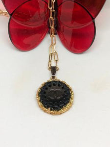 #390 Vintage Couture Necklace 26mm