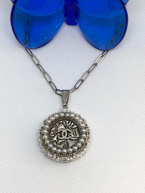 #596 Vintage Couture Necklace 27mm