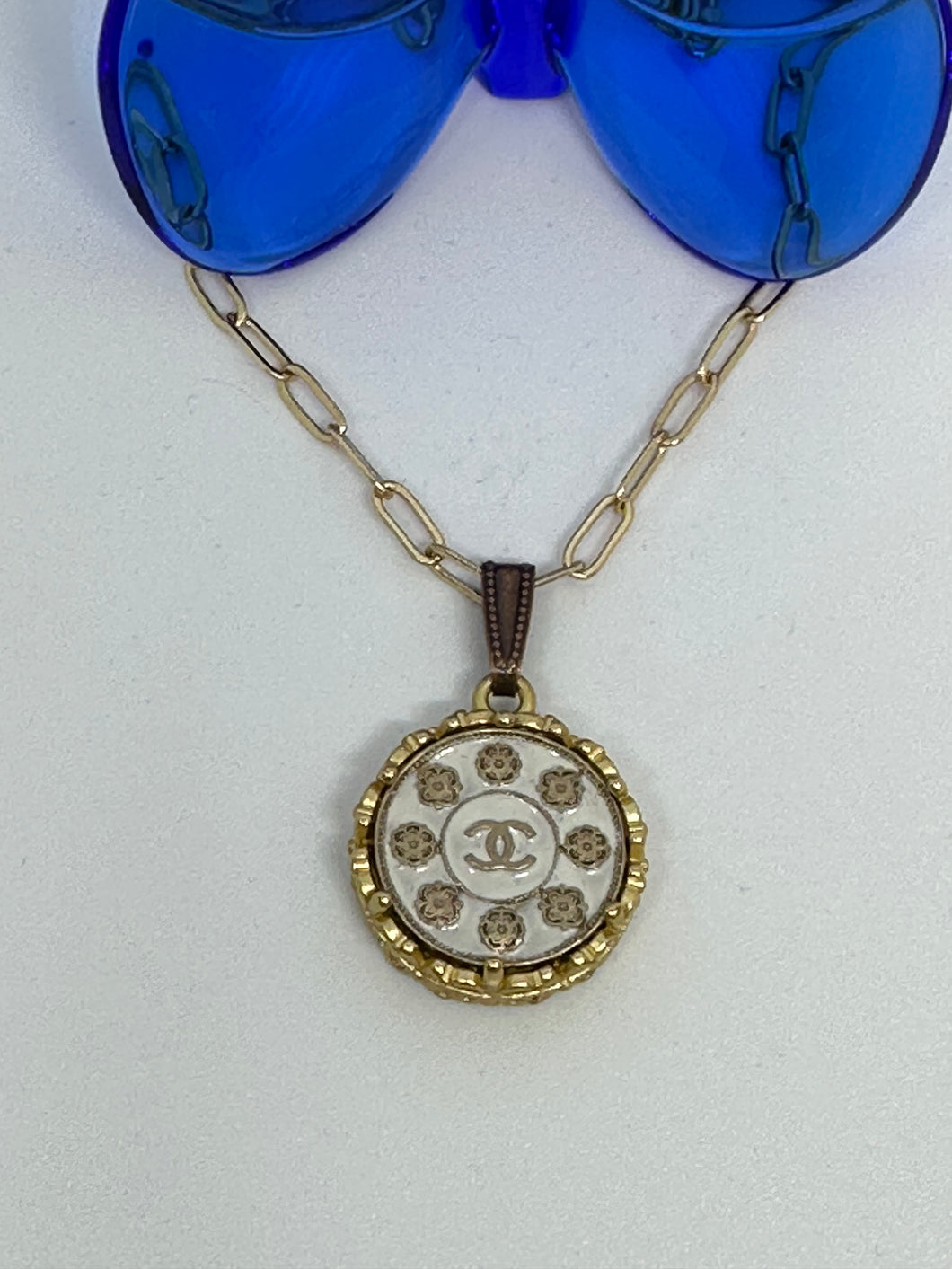 #126 Vintage Couture Necklace 23mm