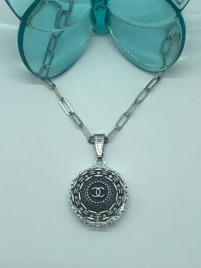 #549 Vintage Couture Necklace 23mm