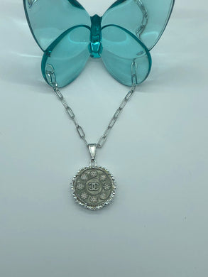#128 Vintage Couture Necklace 28mm or 26mm
