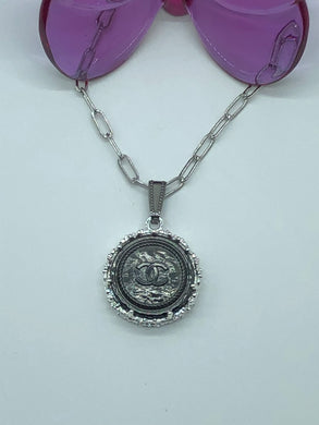 #548 Vintage Couture Necklace 23mm