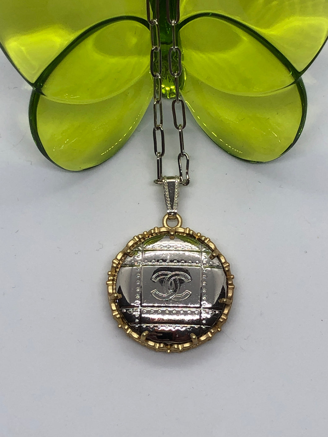 #339 Vintage Couture Necklace 30mm