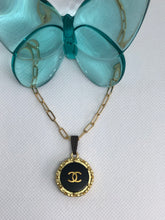 Load image into Gallery viewer, #562 Vintage Couture Necklace 21mm