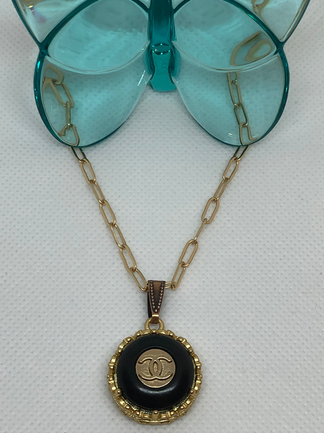 #604 Vintage Couture Necklace 21mm