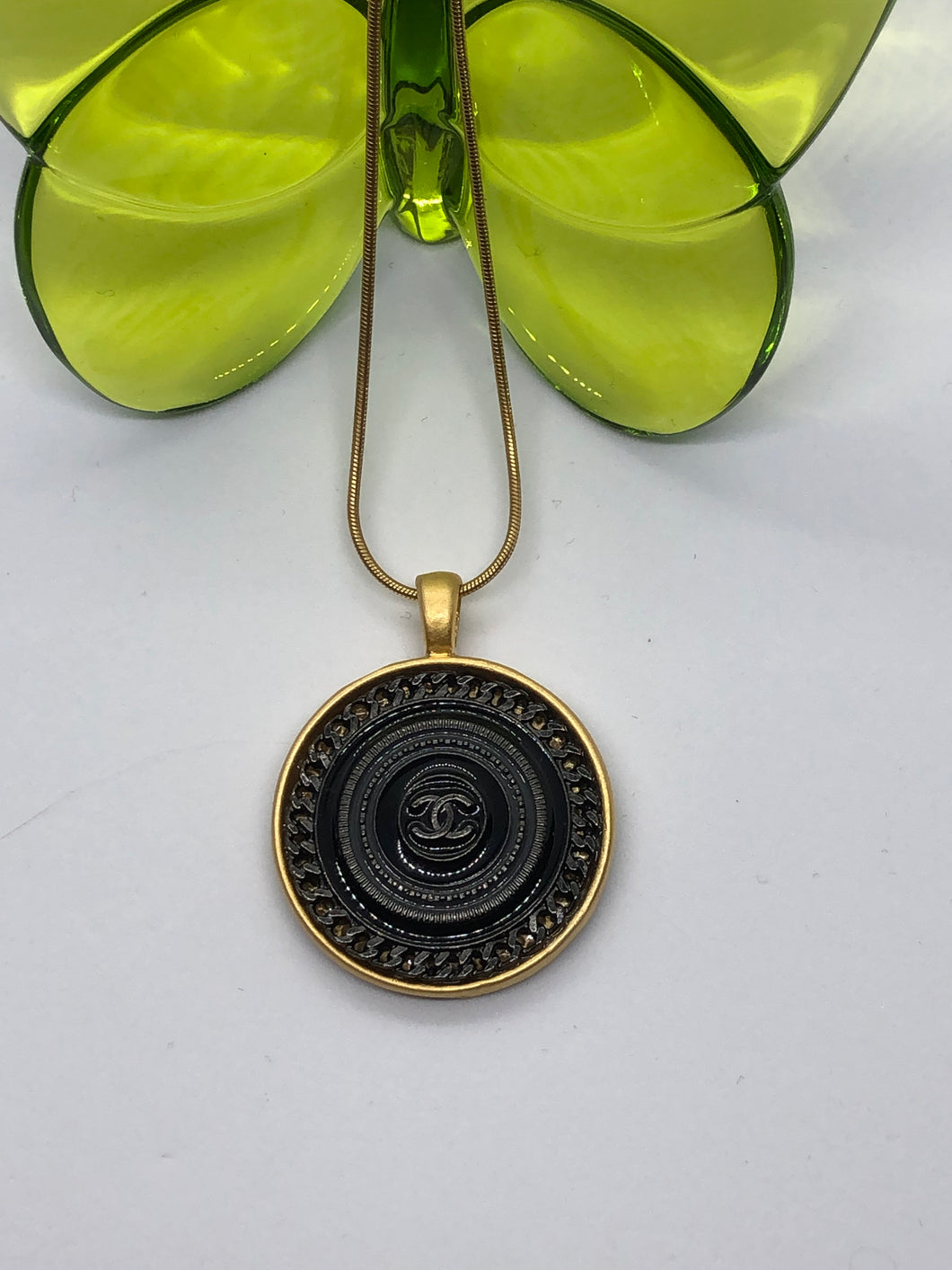 #82 Vintage Couture Necklace 29mm