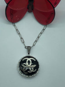 #528 Vintage Couture Necklace 28mm