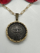 Load image into Gallery viewer, #36 Vintage Couture Necklace 28mm