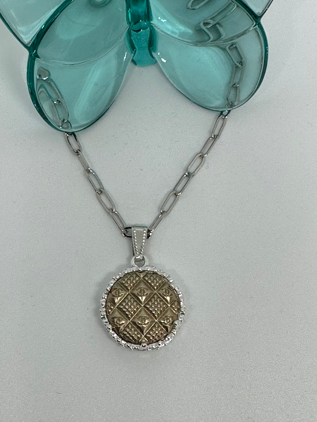 #636 Vintage Couture Necklace 23mm