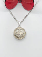 Load image into Gallery viewer, #469 Vintage Couture Necklace 23 mm