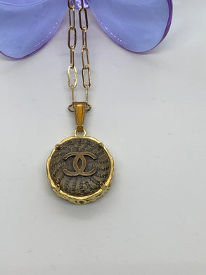 #260 Vintage Couture Necklace 23mm