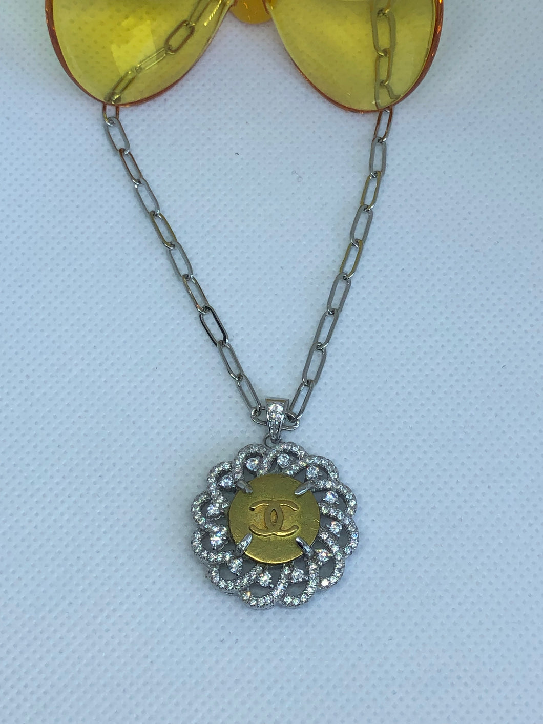 #588 Vintage Couture Necklace 26mm